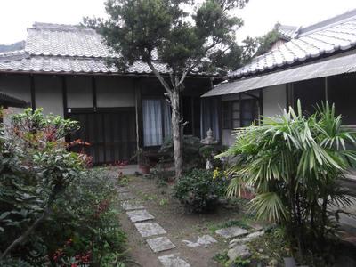 289 A house with a warehouse in a residential area / Mitoyo City — Image 1, Mitoyo, Kagawa