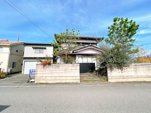 Renovated 4SLDK House for Sale in Ono City, Fukui - Thumbnail 2
