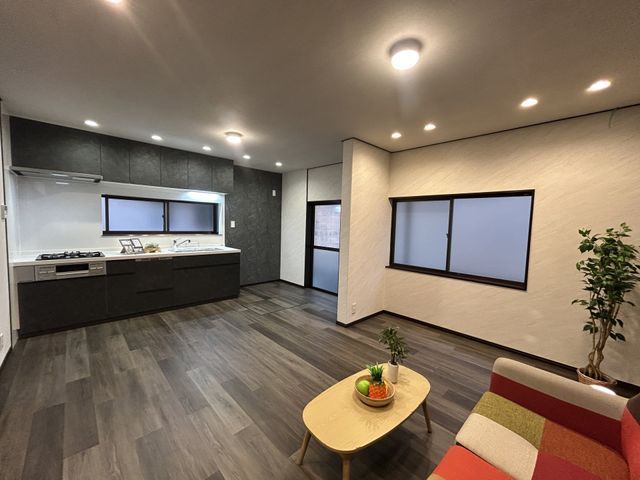 Renovated 4SLDK House for Sale in Sakyo-ku, Kyoto - Thumbnail 4