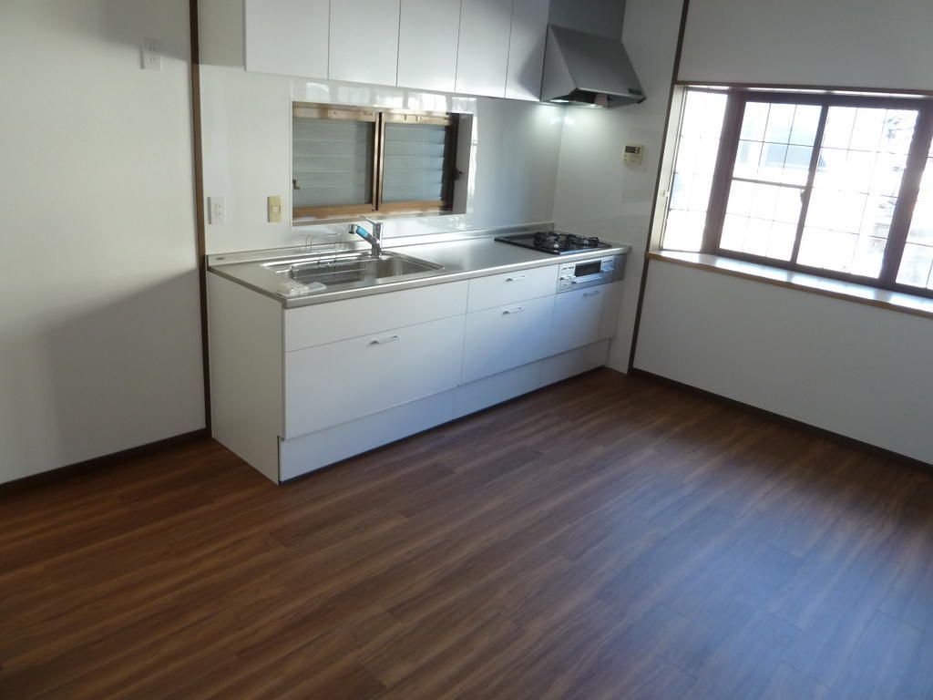 5LDK Detached House for Sale in Yamashina-ku, Kyoto - Thumbnail 2