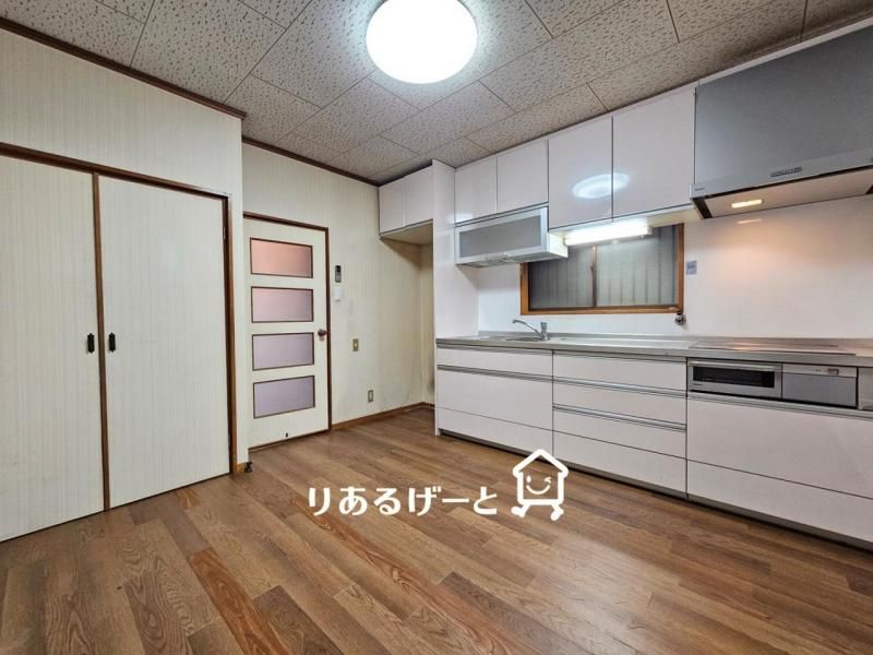 4DK Detached House for Sale in Moriguchi, Osaka - South Facing - Thumbnail 3