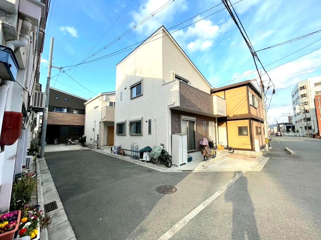 4LDK Detached House for Sale in Higashiosaka, Osaka - Thumbnail 2