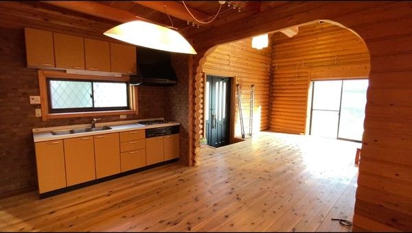 Stylish Log House for Sale in Wakayama City | 1LDK 48.51m2 - Thumbnail 2