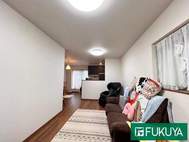 Modern 3-Story Wooden House for Sale in Yao, Osaka - Thumbnail 2