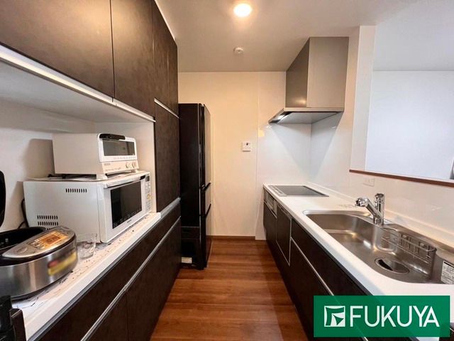 Modern 3-Story Wooden House for Sale in Yao, Osaka - Thumbnail 4