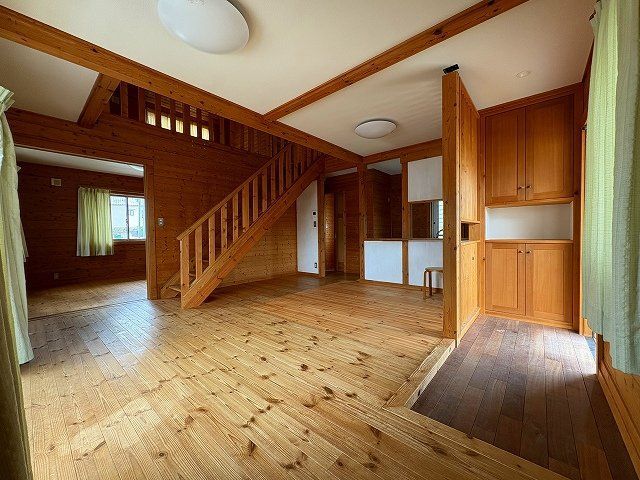 Log House Style 2LDK Home for Sale in Himeji, Hyogo - Thumbnail 3