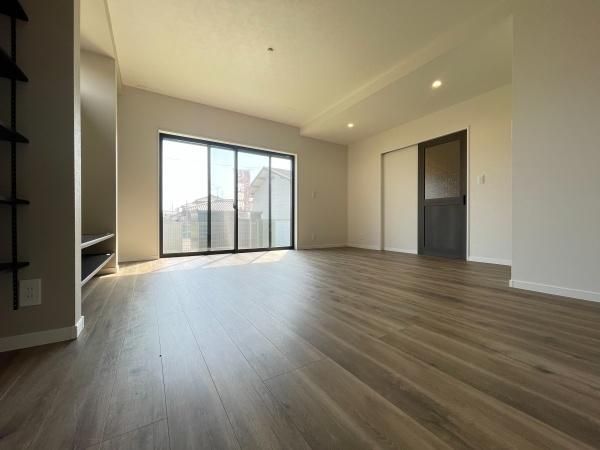 3LDK House for Sale in Yamatotakada, Nara - 101 sqm - Thumbnail 4