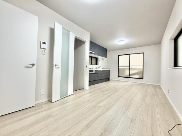 4LDK Resale House in Fukushima-ku, Osaka - 103 sqm - Thumbnail 4