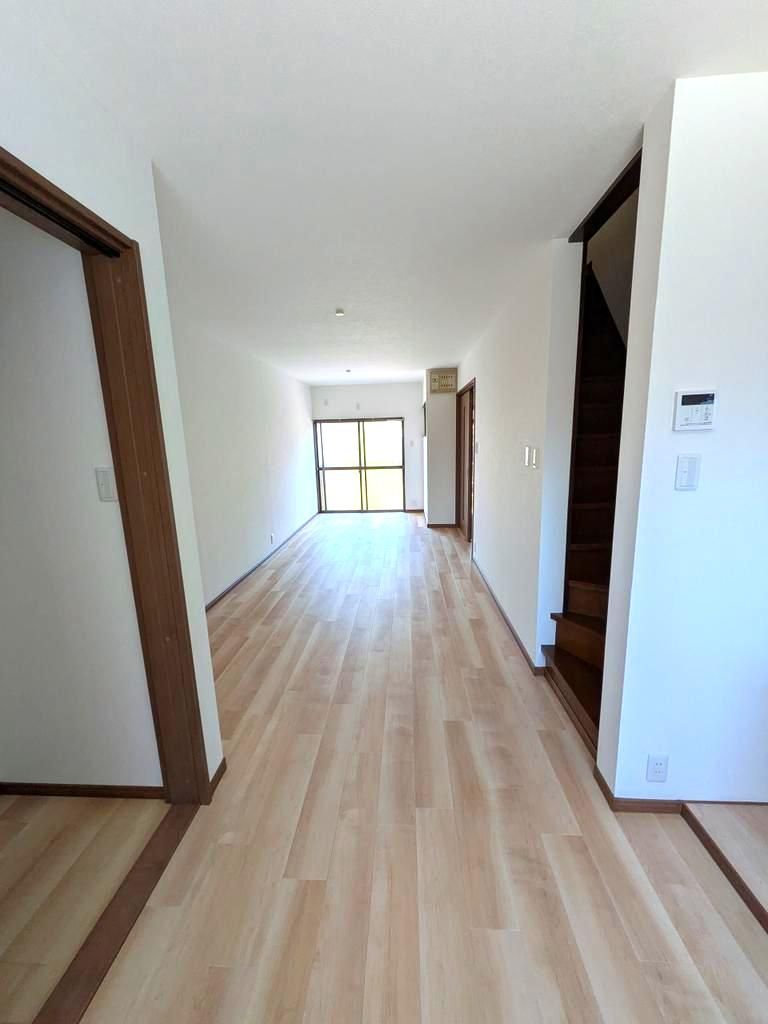Renovated 3-Story Wooden House for Sale in Yamashina, Kyoto - Thumbnail 2