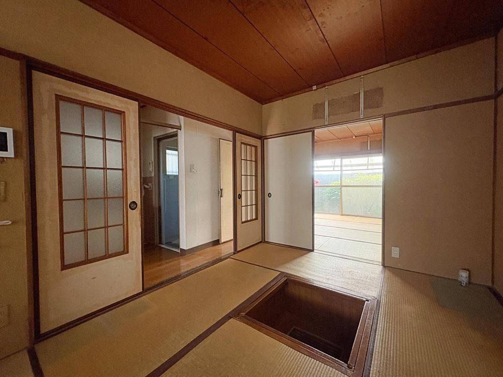 5DK Detached House for Sale Near Suwanomori Station, Sakai - Thumbnail 2