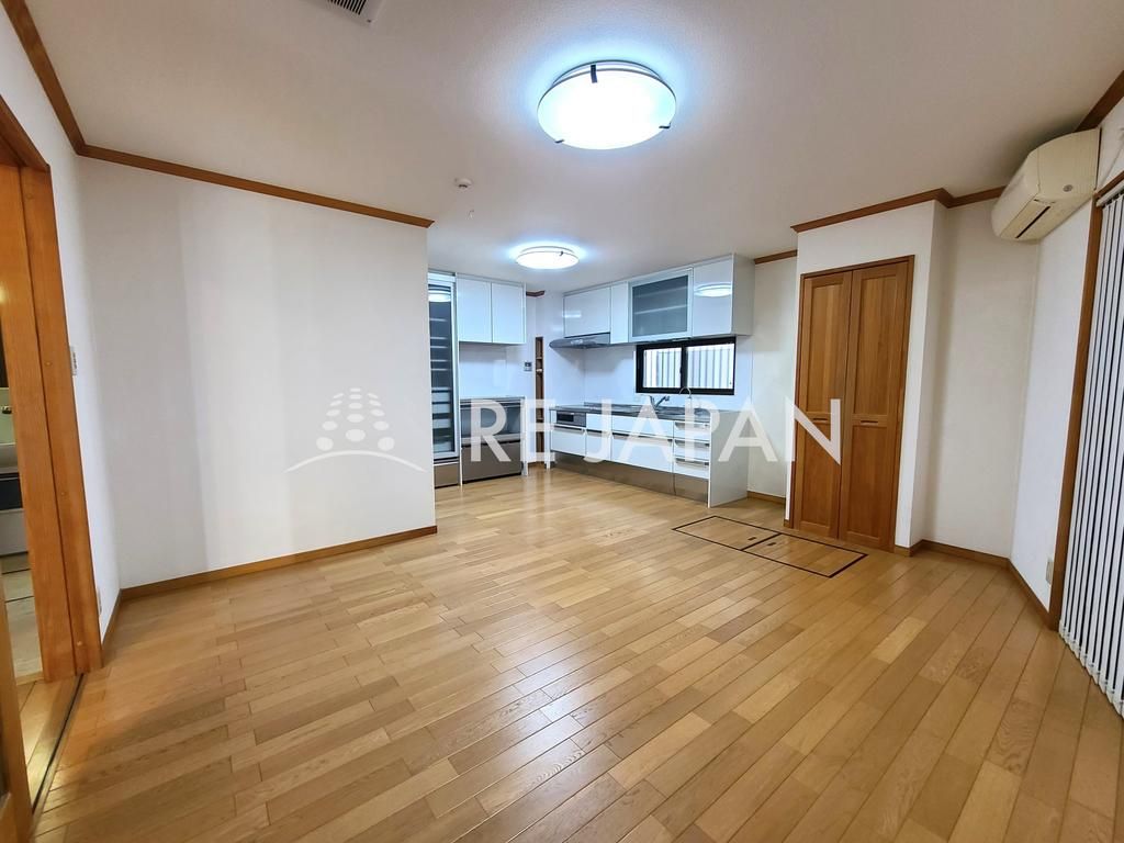4LDK Steel Frame House for Sale in Higashiosaka, Osaka - Thumbnail 3