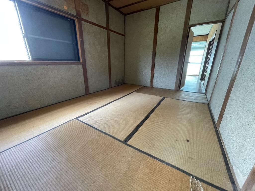 6LDK Single-Story House for Sale in Hofu, Yamaguchi - Thumbnail 3