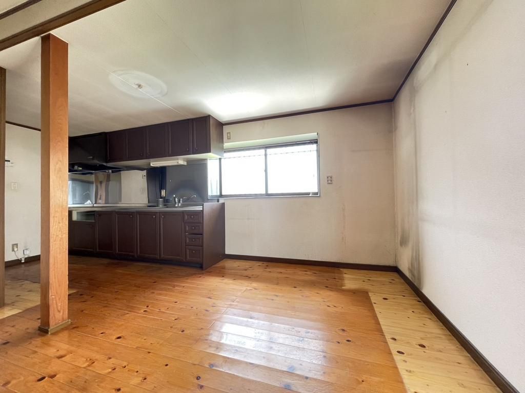 6LDK Single-Story House for Sale in Hofu, Yamaguchi - Thumbnail 2