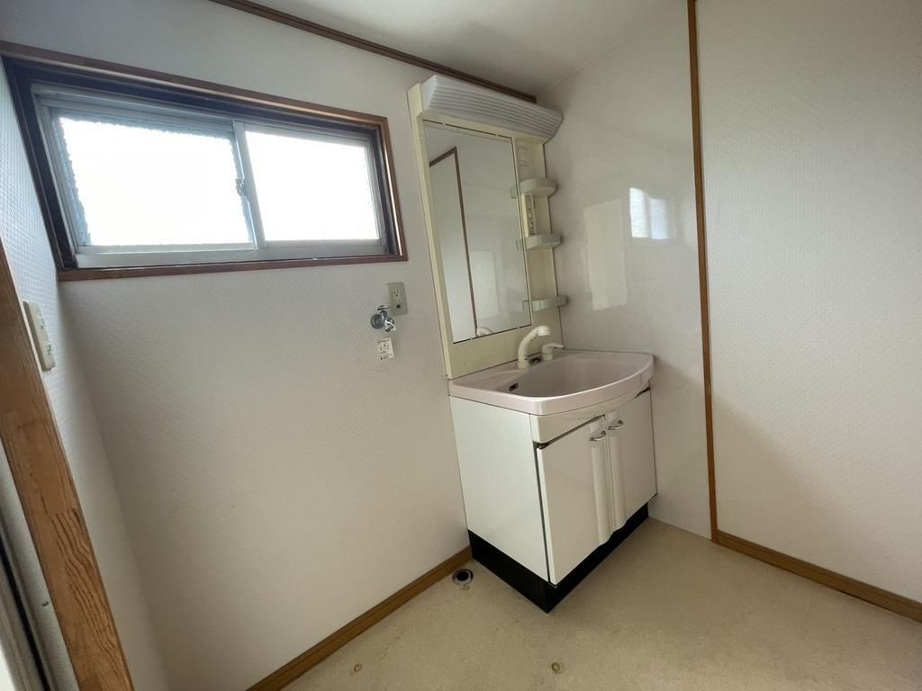 6LDK Single-Story House for Sale in Hofu, Yamaguchi - Thumbnail 4