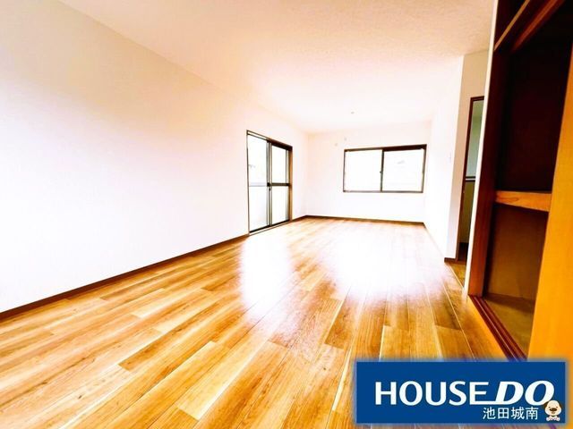 川西市けやき坂の中古戸建て｜5LDK・角地・リフォーム済み - Thumbnail 3