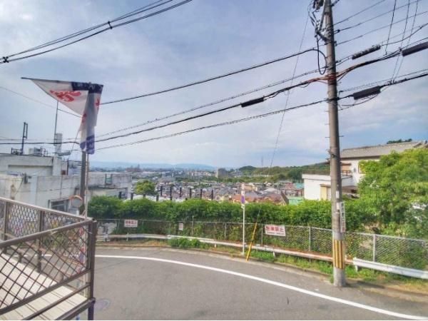 3LDK Terraced House with Large Terrace in Shijonawate, Osaka - Thumbnail 3