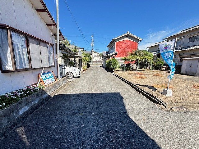 6LDK Detached House with Carport for Sale in Tatsuno City - Thumbnail 2