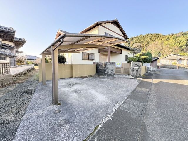 5LDK Detached House for Sale in Nichinan, Miyazaki - Thumbnail 2