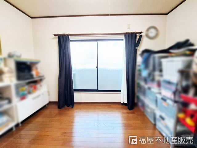 4DK Wooden House for Sale near Nishi-Tengachaya Station, Osaka - Thumbnail 2