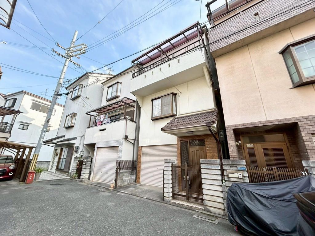 3LDK Renovated House for Sale in Moriguchi, Osaka - Thumbnail 2