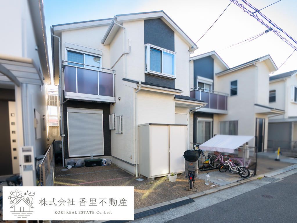 4LDK House for Sale in Hirakata, Osaka with Solar Power - Thumbnail 2