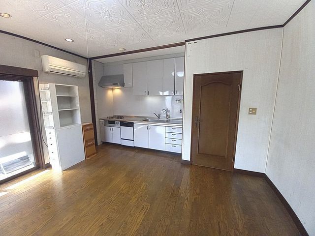 6LDK House for Sale in Kawachinagano, Osaka - Ideal for Multi-Generational Living - Thumbnail 4