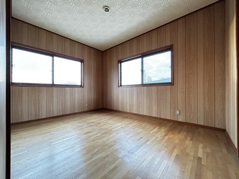 Renovated 4LDK House for Sale in Minoh, Osaka - Near Makiochi Station - Thumbnail 2