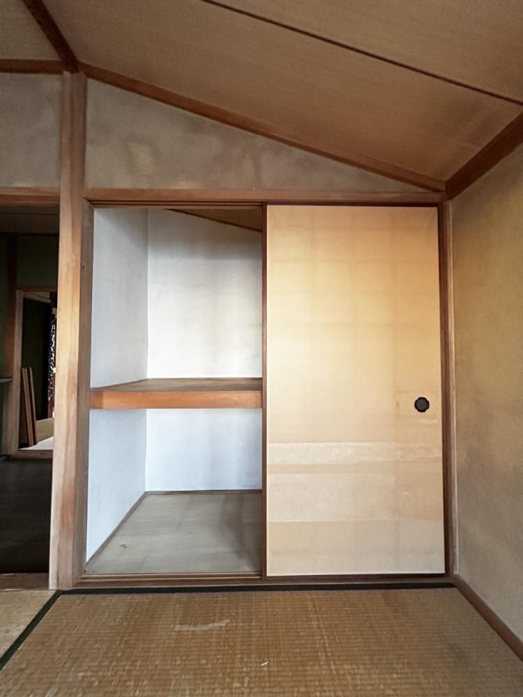 Renovated 4LDK House for Sale in Minoh, Osaka - Near Makiochi Station - Thumbnail 3