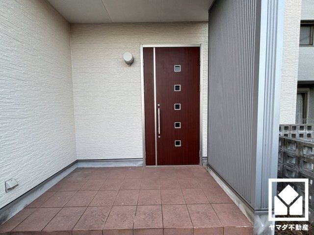 4LDK House for Sale in Kurakuen, Nishinomiya, Hyogo - Thumbnail 2