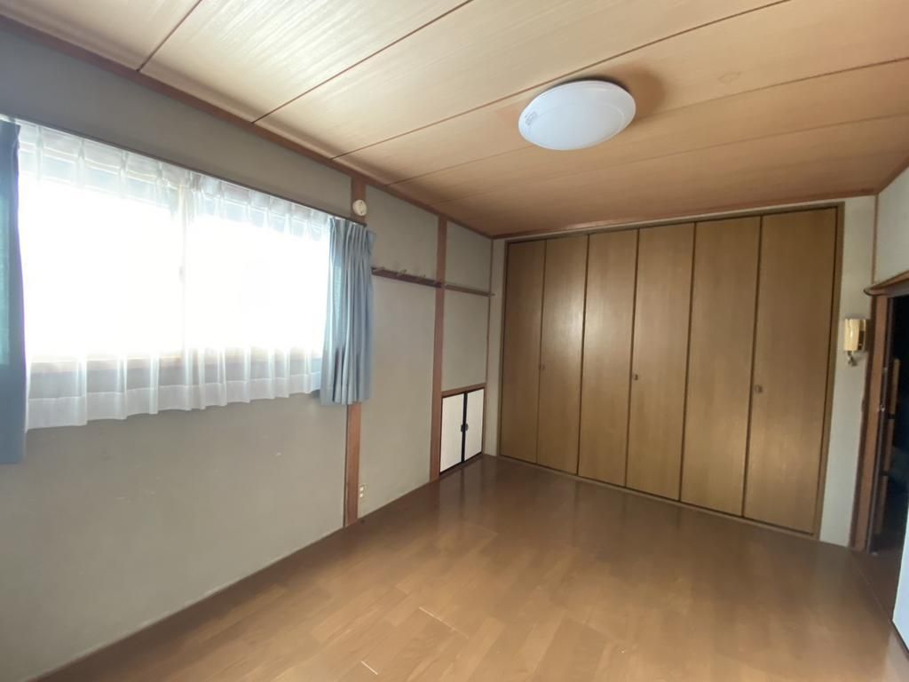 5LDK House with Underfloor Heating & 7 Car Parking in Hofu, Yamaguchi - Thumbnail 4