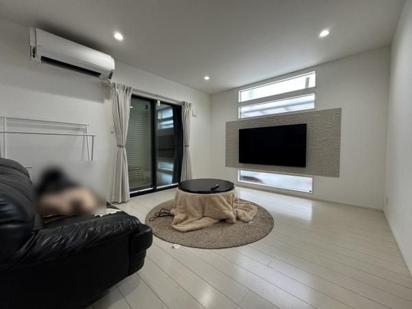 Modern 4LDK House in Kobe Nishi Ward with 3 Parking Spaces - Thumbnail 2