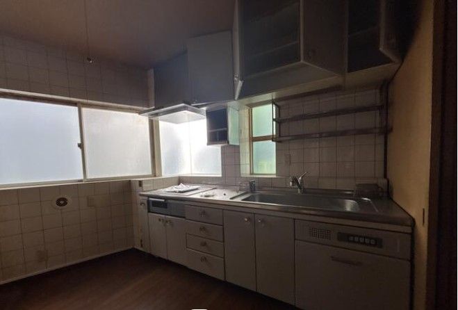 5LDK Steel-Frame House for Sale in Wakayama City - Thumbnail 3