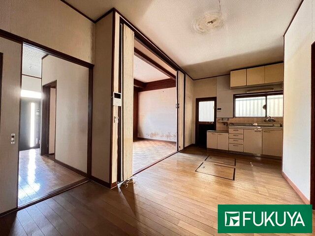4LDK Wooden House for Sale in Kashiwara, Osaka - 7 Min Walk to Station - Thumbnail 4