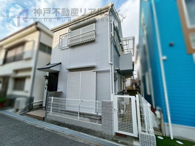 3DK House for Sale in Tarumi, Kobe - South-Facing, Near Station - Thumbnail 2