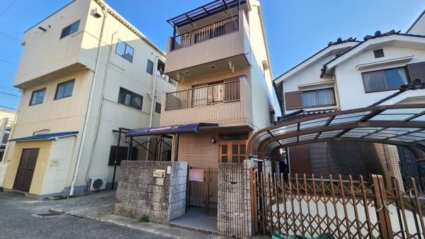 4LDK Family Home in Higashi-Osaka with Recent Renovations & Parking - Thumbnail 2