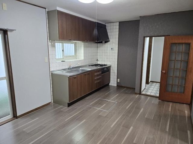 3DK House for Sale in Wakayama City, Wakayama - 78 sqm - Thumbnail 2