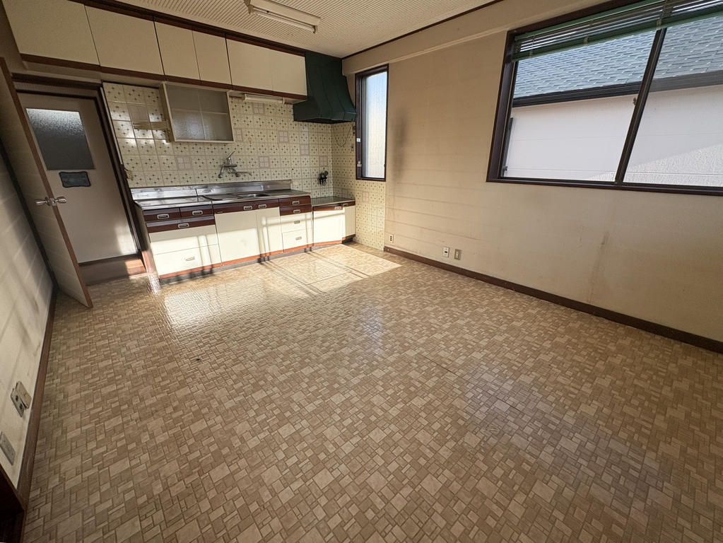 4LDK Detached House with Roof Balcony in Kobe's Hoshiwadai - Thumbnail 4