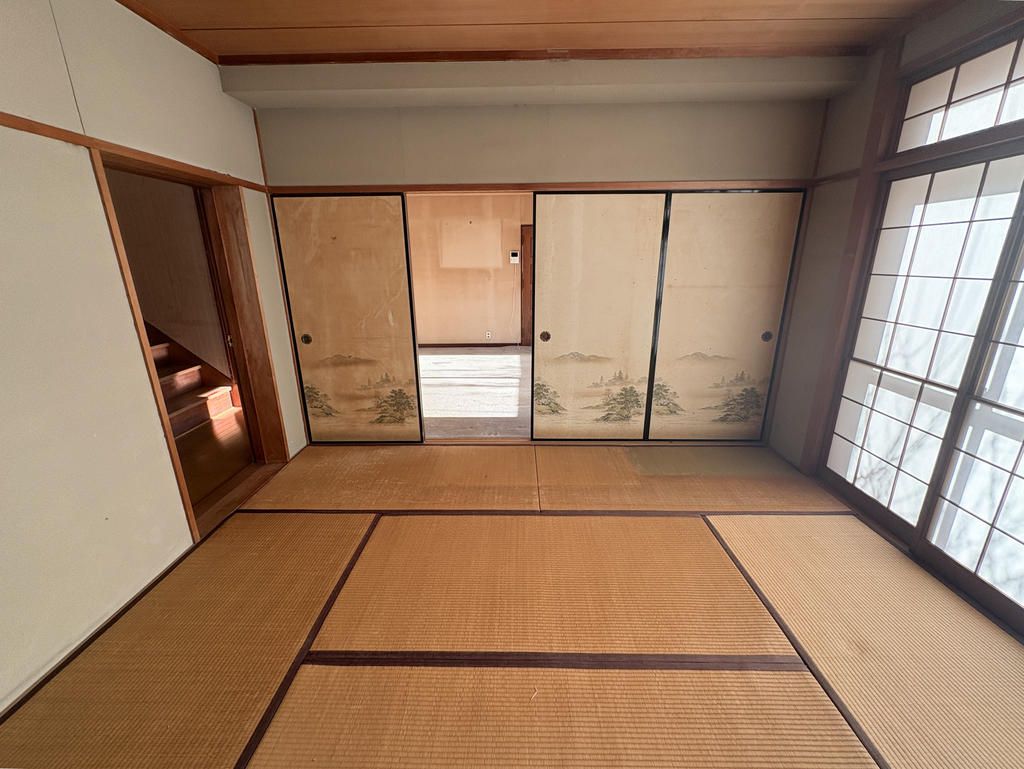4LDK Detached House with Roof Balcony in Kobe's Hoshiwadai - Thumbnail 2