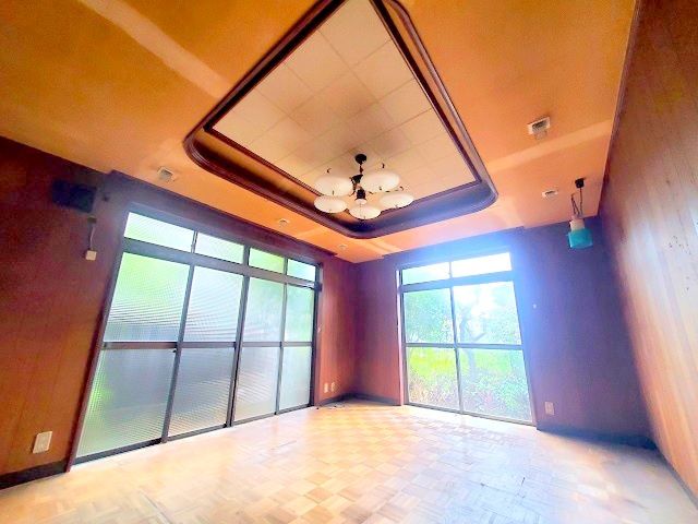 3SLDK Detached House for Sale in Neyagawa, Osaka - 14 min walk to Kōrien Station - Thumbnail 3