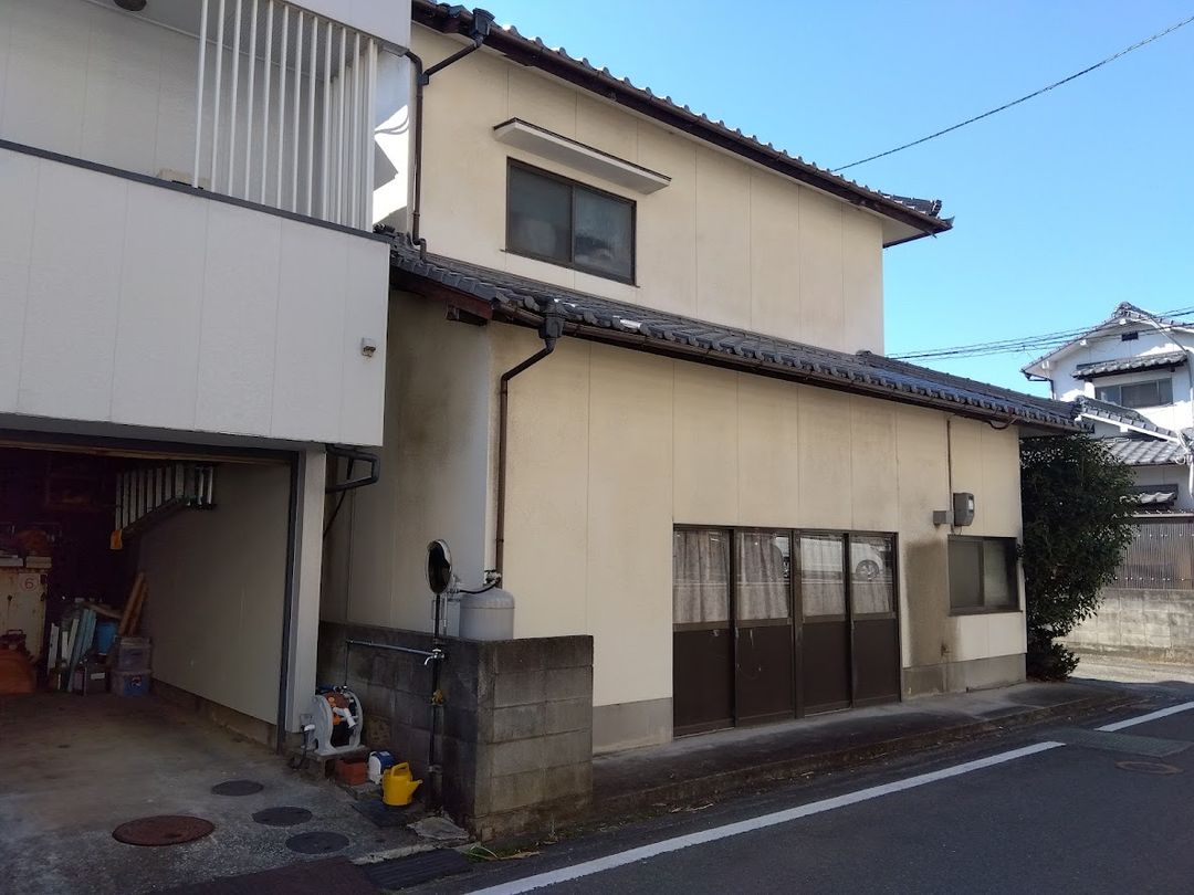 5DK Corner Lot House with Shop Potential in Matsuyama, Ehime - Thumbnail 2