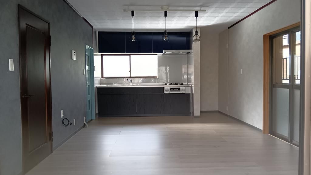 Renovated 3LDK House with 6-Car Parking in Fukuchiyama - Thumbnail 3