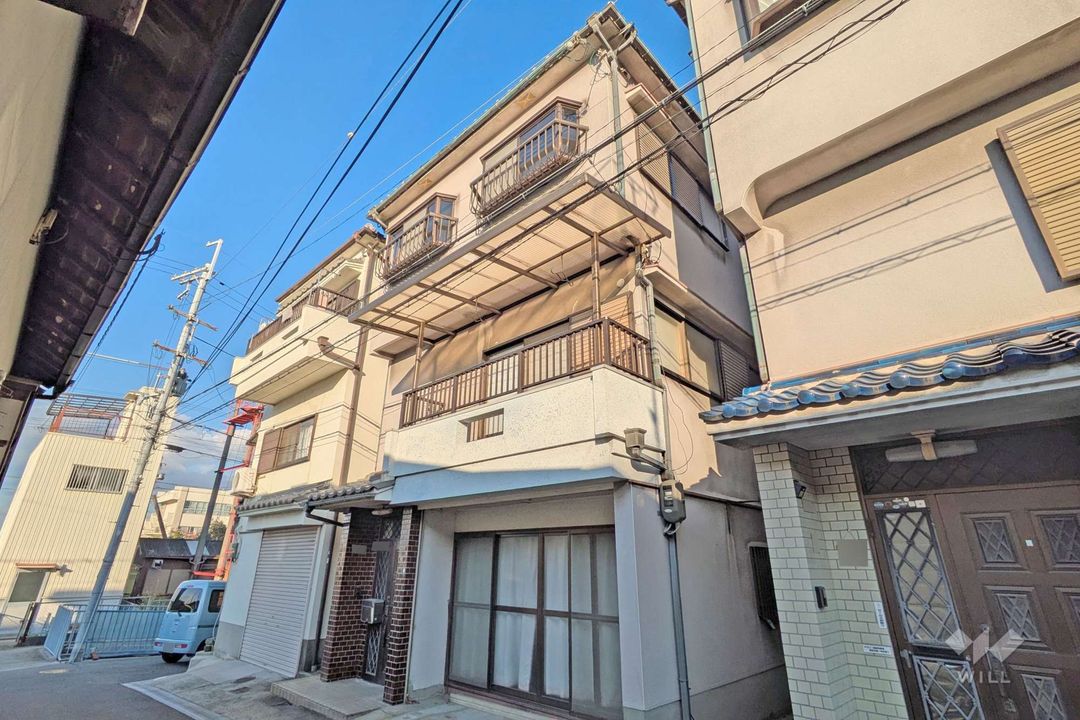 3-Storey 6DK House for Sale in Settsu City, Osaka - Thumbnail 2