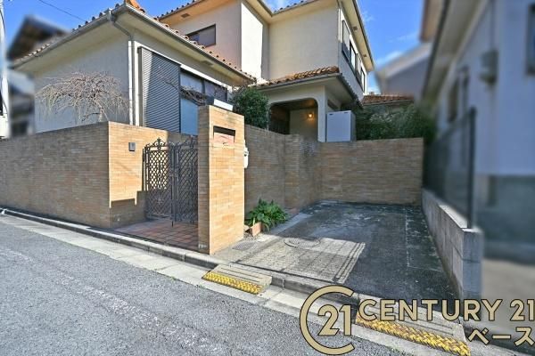 5SLDK House for Sale in Yamatotakada City, Nara - Thumbnail 2