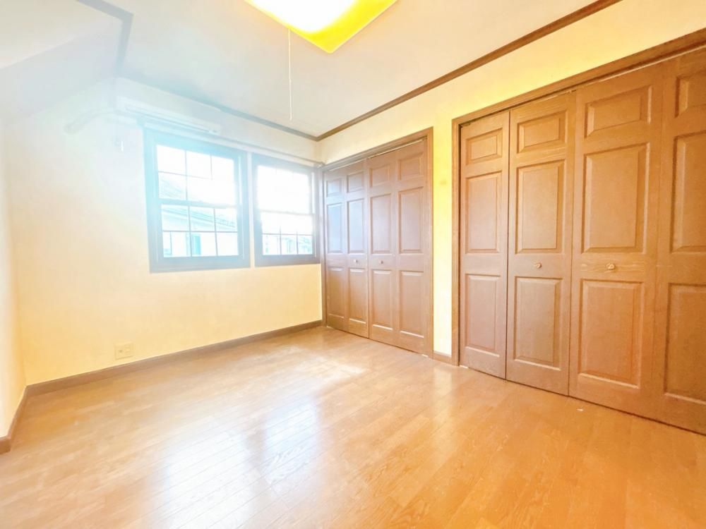 Renovated 4LDK House in Shijonawate, Osaka | 2-Car Parking - Thumbnail 4