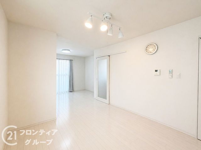 4LDK House for Sale in Moriguchi Near Dainichi Station - Thumbnail 2