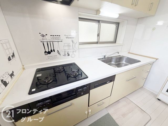 4LDK House for Sale in Moriguchi Near Dainichi Station - Thumbnail 3
