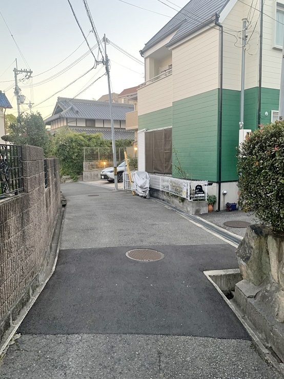 4LDK Terrace House for Sale in Toyonaka, Osaka - 104.53 sqm - Thumbnail 2