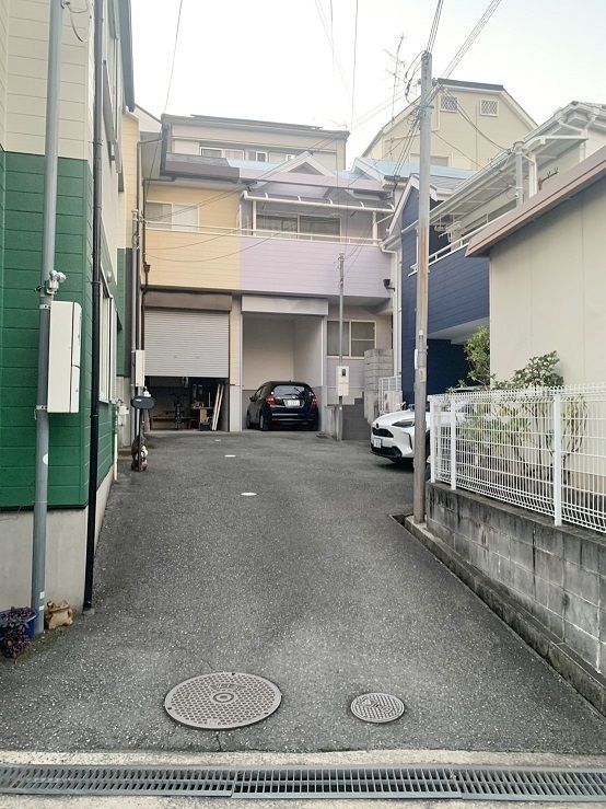 4LDK Terrace House for Sale in Toyonaka, Osaka - 104.53 sqm - Thumbnail 3