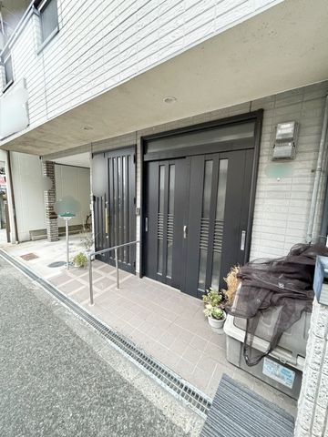 4-Story Steel House for Sale in Yodogawa-ku, Osaka - Thumbnail 3