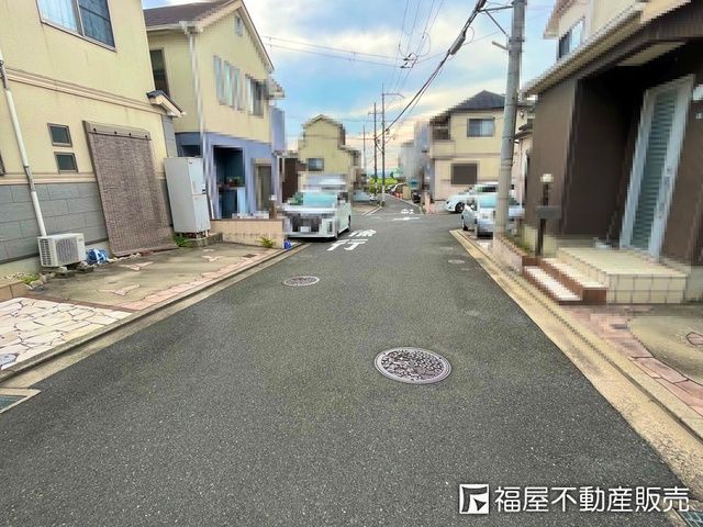 4LDK Detached House for Sale in Katano City, Osaka - Thumbnail 2